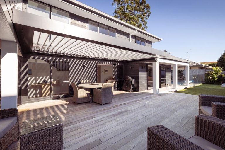 Photo of property in 253 Devonport Road, Tauranga, 3110