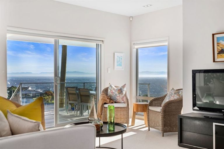 Photo of property in 135 Major Hornbrook Road, Mount Pleasant, Christchurch, 8081