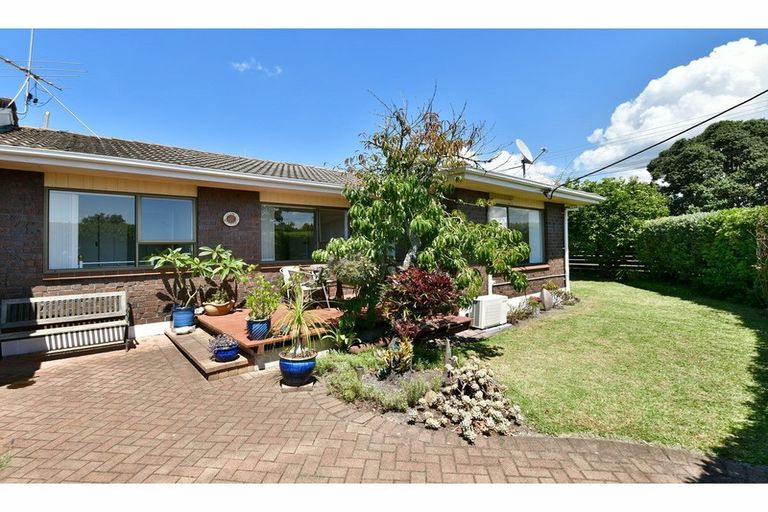 Photo of property in 37 Centreway Road, Orewa, 0931