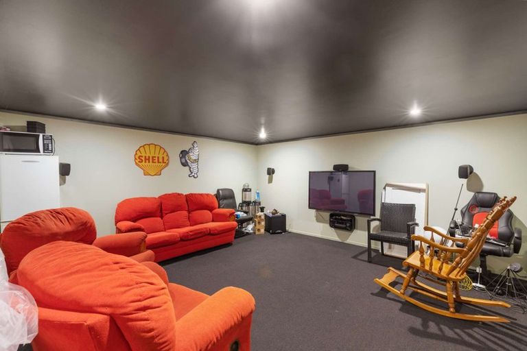 Photo of property in 12 Harbour Crest Drive, Waiuku, 2123