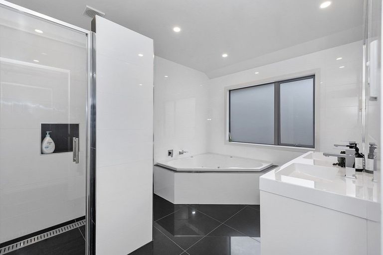 Photo of property in 27 Amokura Crescent, Flagstaff, Hamilton, 3210