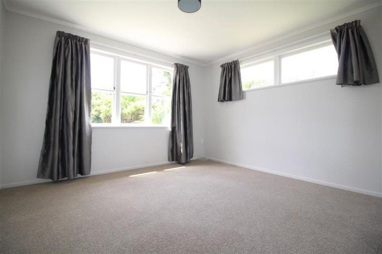 Photo of property in 21 Phillip Avenue, Glen Eden, Auckland, 0602