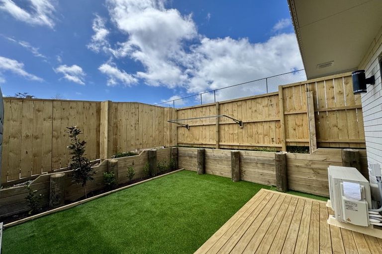 Photo of property in 3/36 Fairdale Place, Birkdale, Auckland, 0626