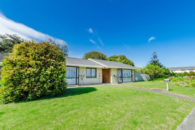 Photo of property in 79 Mazengarb Road, Paraparaumu Beach, Paraparaumu, 5032
