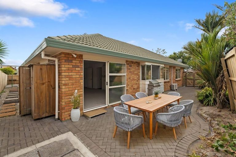 Photo of property in 8 Hagen Close, Golflands, Auckland, 2013