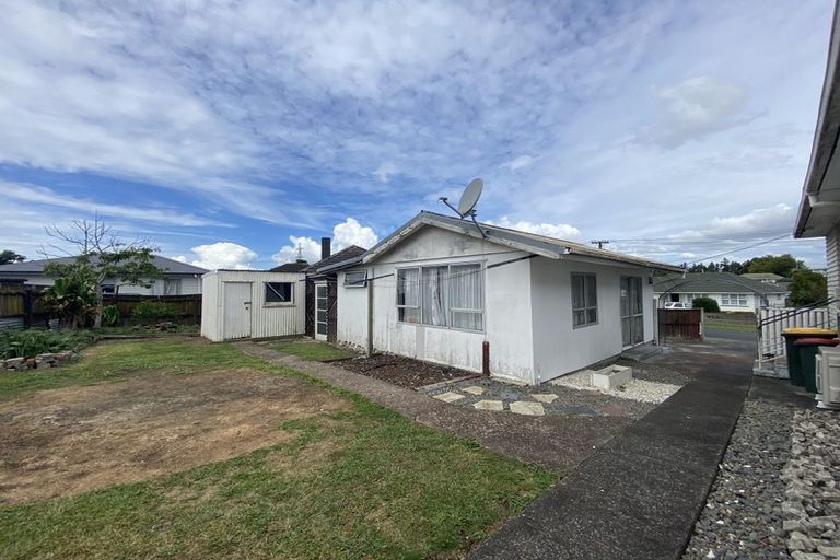Photo of property in 16 Sandbrook Avenue, Otara, Auckland, 2023