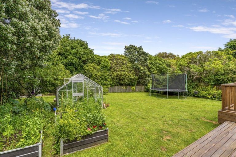 Photo of property in 38 Kaitawa Crescent, Paraparaumu, 5032