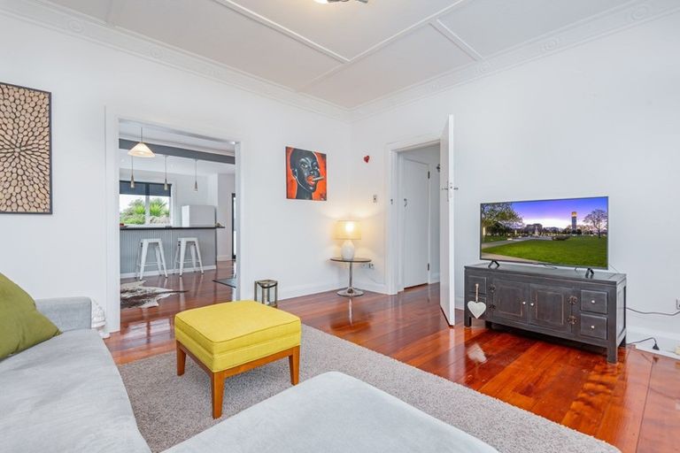 Photo of property in 23 Guy Avenue, Takaro, Palmerston North, 4410