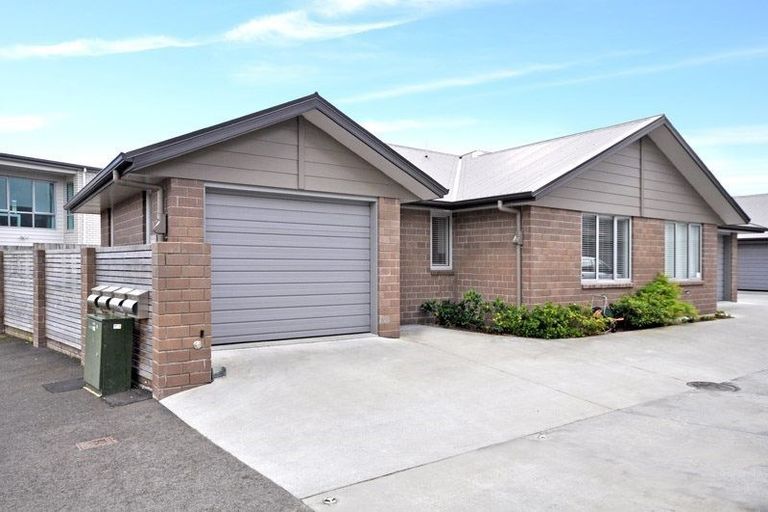 Photo of property in 1/27 Jones Crescent, Melville, Hamilton, 3206