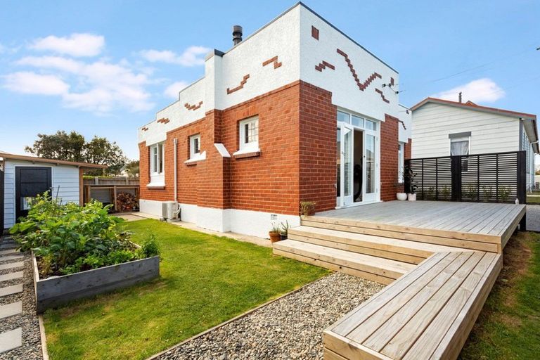 Photo of property in 92 Hargest Crescent, Saint Clair, Dunedin, 9012