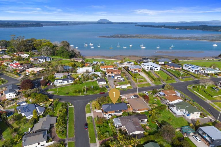 Photo of property in 1 Ruamoana Place, Omokoroa, 3114