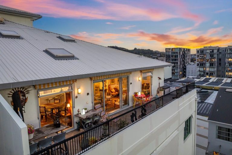 Photo of property in Tennyson Apartments, 4/25 Tennyson Street, Te Aro, Wellington, 6011