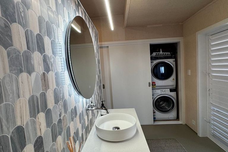 Photo of property in 5 Burness Road, Greenmeadows, Napier, 4112