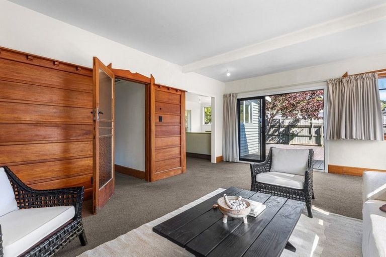 Photo of property in 35 Wilsons Road, Saint Martins, Christchurch, 8022