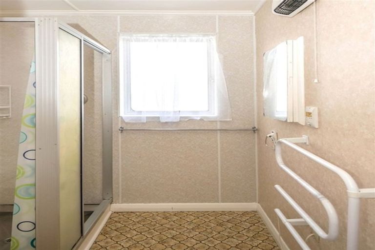 Photo of property in 15b Newbourne Crescent, Redwoodtown, Blenheim, 7201