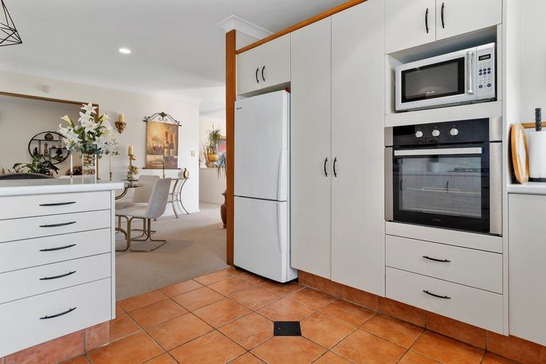 Photo of property in 10 Rochester Place, Bethlehem, Tauranga, 3110