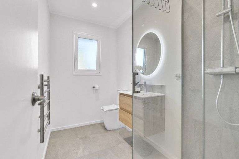 Photo of property in 136 Avonhead Road, Avonhead, Christchurch, 8042