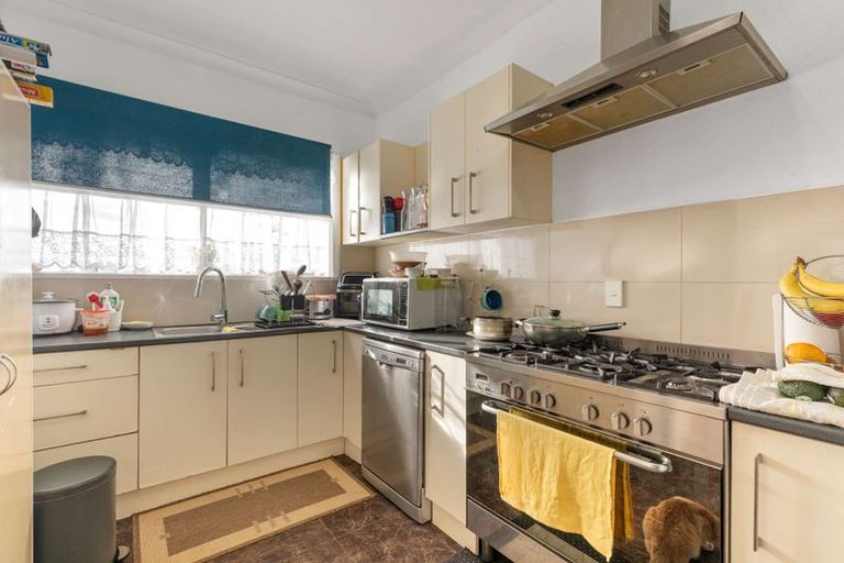 Photo of property in 17 Plunket Avenue, Papatoetoe, Auckland, 2104