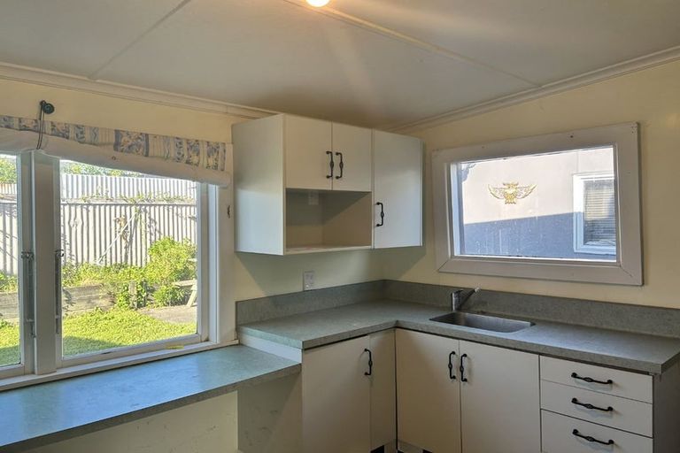 Photo of property in 36 Pukeko Place, Westshore, Napier, 4110