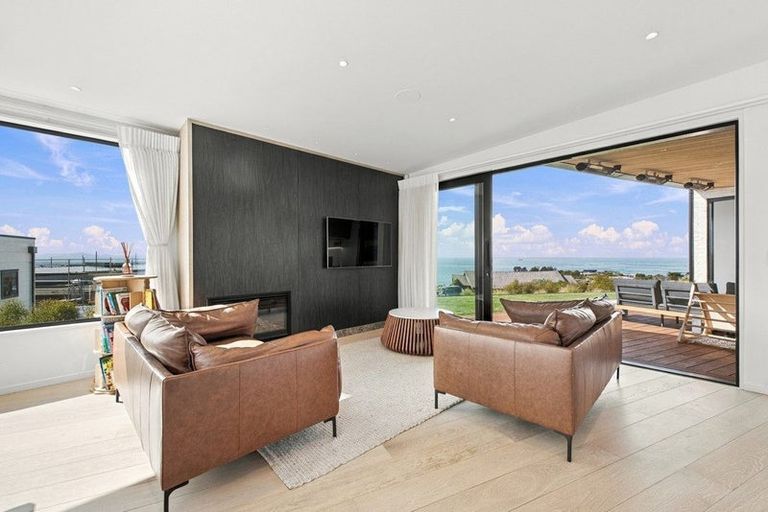 Photo of property in 19 Rauhea Lane, Clifton, Christchurch, 8081