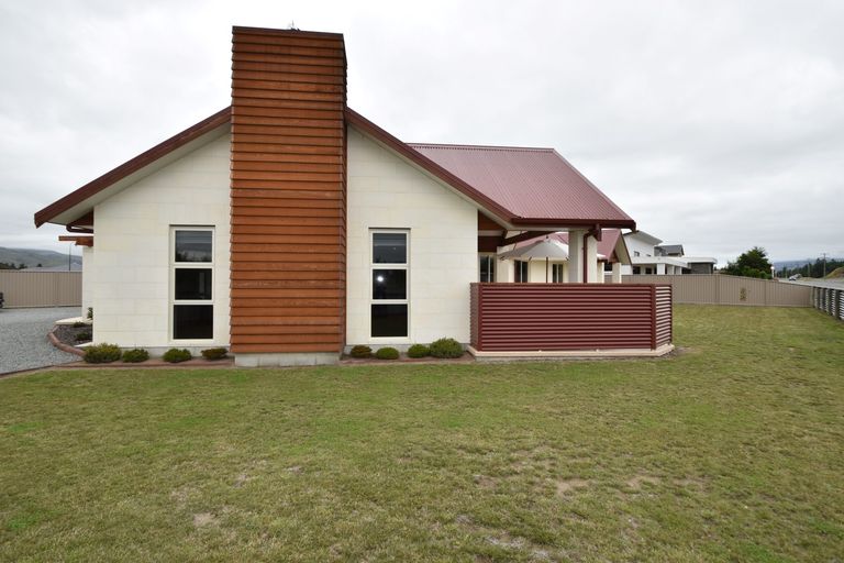 Photo of property in 14 Lakeland Avenue, Twizel, 7901