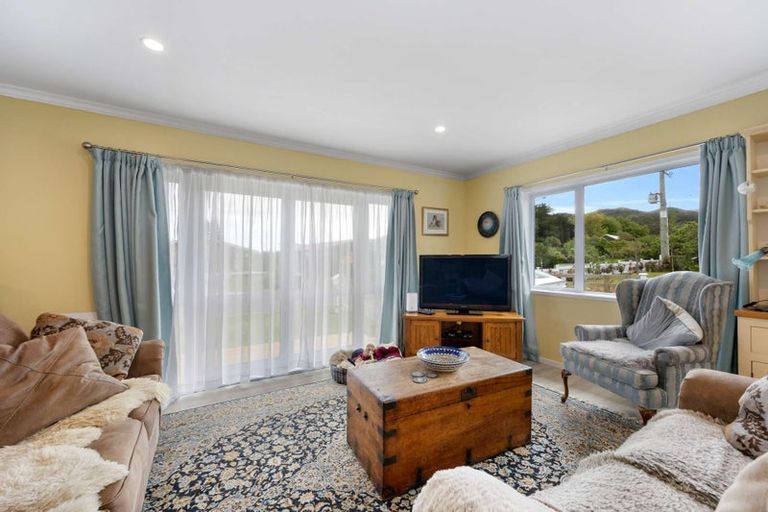 Photo of property in 1 Ataahua Place, Featherston, 5710