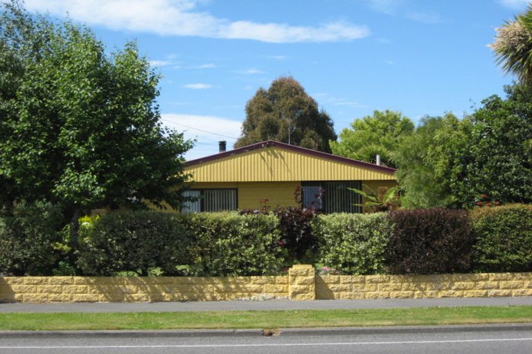 Photo of property in 409 Mairehau Road, Parklands, Christchurch, 8083