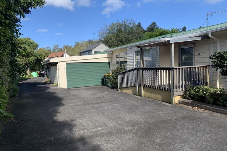 Photo of property in 2/55 Sylvia Road, Hillcrest, Auckland, 0627