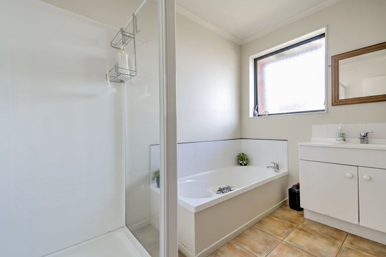 Photo of property in 108 Ayrshire Drive, Grandview Heights, Hamilton, 3200