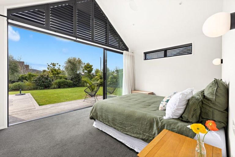 Photo of property in 75 Sandpiper Avenue, Point Wells, 0986