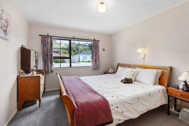 Photo of property in 108 Oxford Street, Tawa, Wellington, 5028