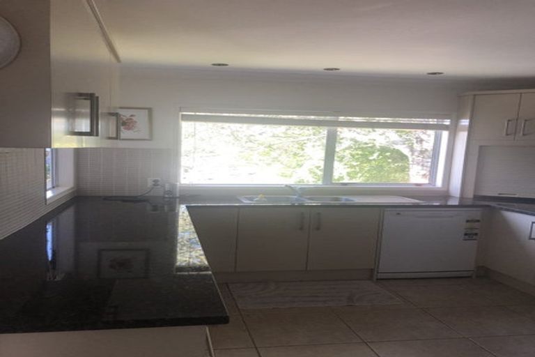 Photo of property in 2 Sylvan Park Avenue, Milford, Auckland, 0620