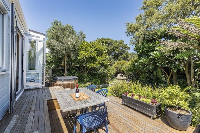 Photo of property in 40 Stanley Street, Berhampore, Wellington, 6023