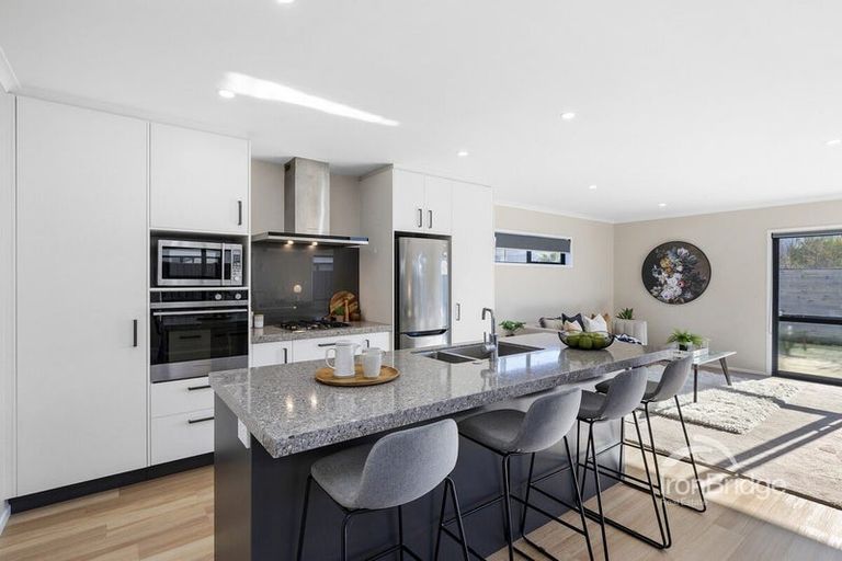 Photo of property in 40 Te Kaeaea Crescent, Wallaceville, Upper Hutt, 5018