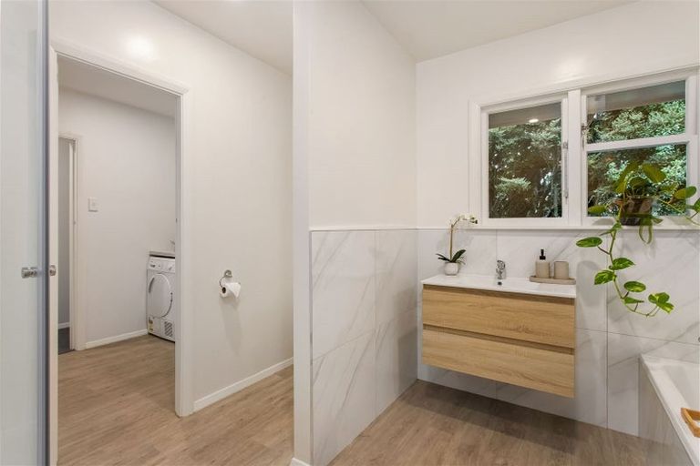 Photo of property in 121 Blighs Road, Papanui, Christchurch, 8053