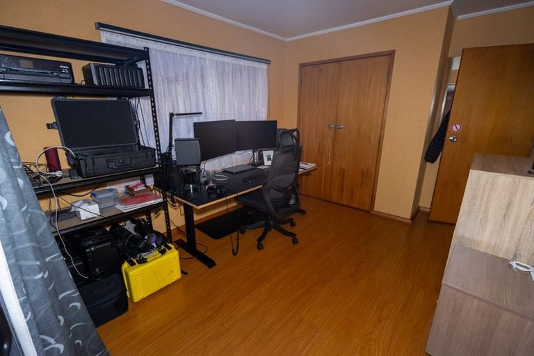 Photo of property in 21 Lisa Rise, Half Moon Bay, Auckland, 2012