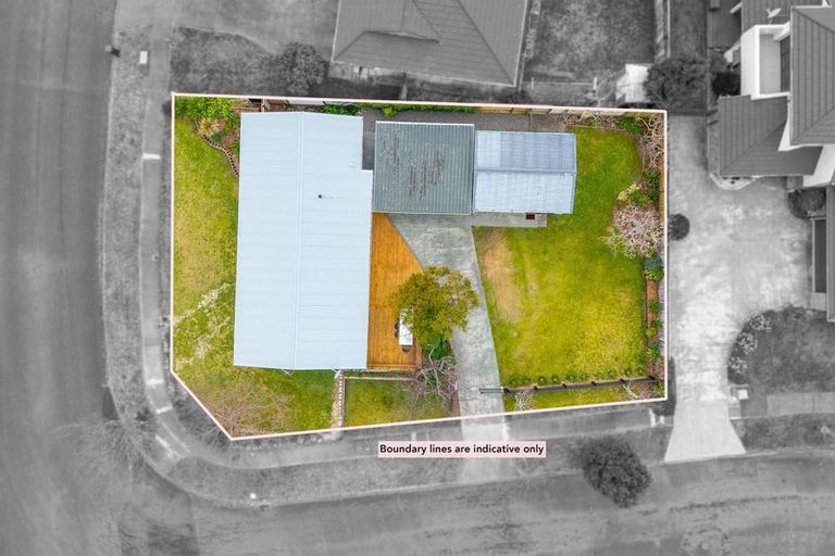 Photo of property in 21 Awanui Drive, Waikanae, 5036