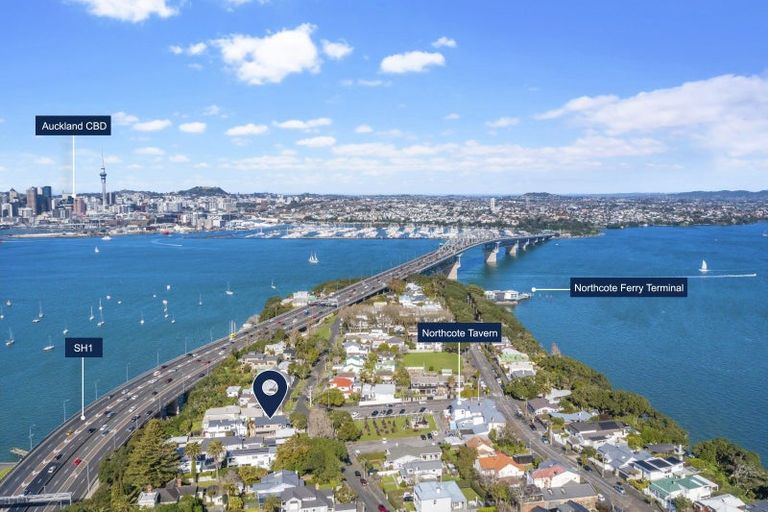 Photo of property in 2/43 Princes Street, Northcote Point, Auckland, 0627