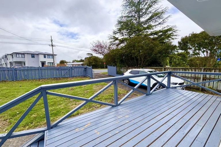 Photo of property in 28 Swanson Road, Henderson, Auckland, 0610