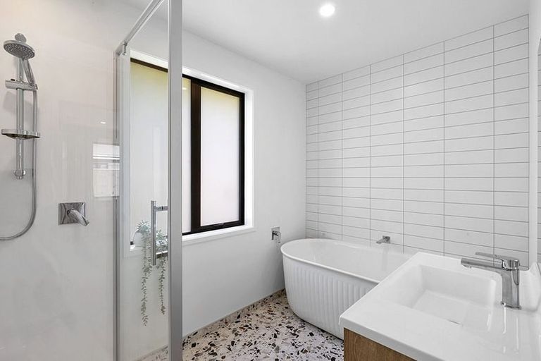 Photo of property in 21c Portland Drive, Mangorei, New Plymouth, 4312