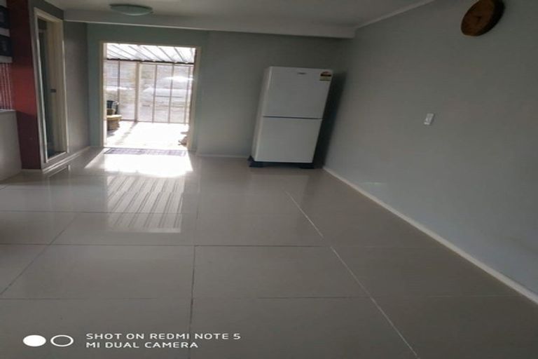 Photo of property in 28 Rotoiti Avenue, Pakuranga Heights, Auckland, 2010