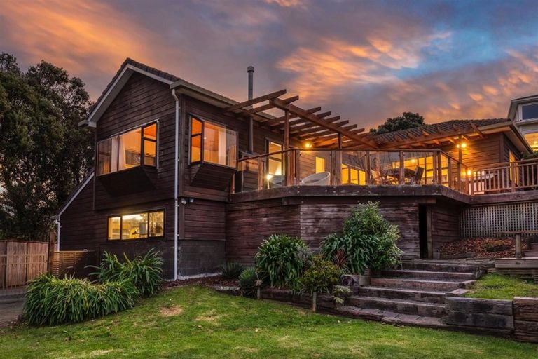 Photo of property in 77 Paremata Road, Paremata, Porirua, 5024