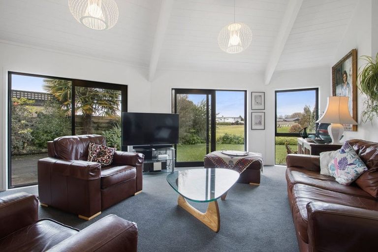 Photo of property in 52 Links View Drive, Omokoroa, 3114