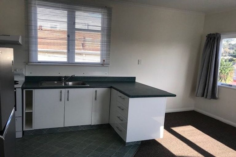 Photo of property in 132 Brougham Street, Mount Victoria, Wellington, 6011