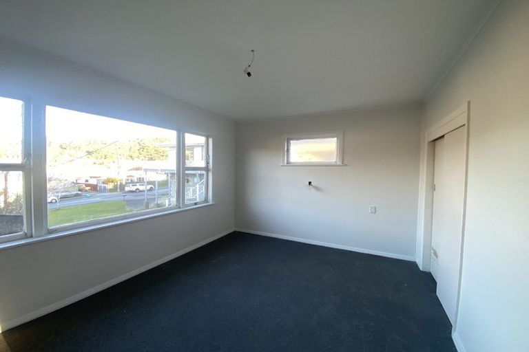 Photo of property in 4 Lees Grove, Wainuiomata, Lower Hutt, 5014