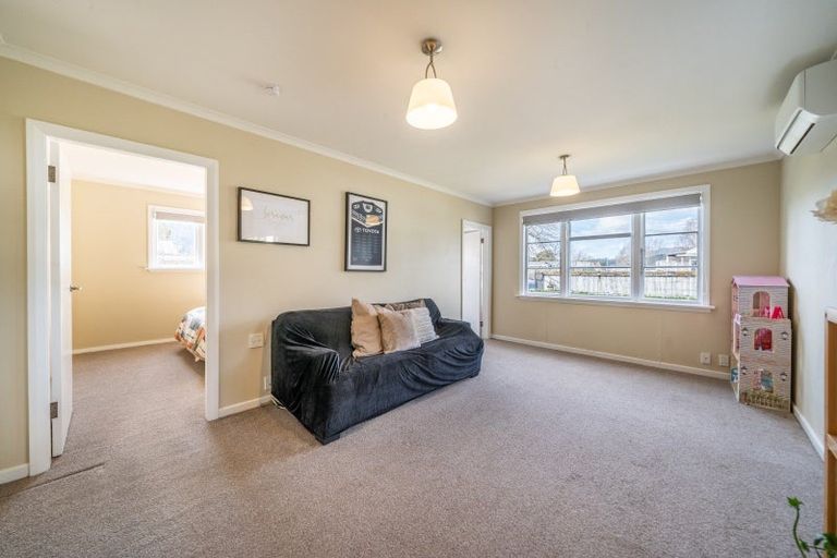 Photo of property in 35 Royal Street, Upper Hutt Central, Upper Hutt, 5018