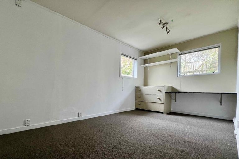 Photo of property in 1 Mirrabooka Avenue, Botany Downs, Auckland, 2010