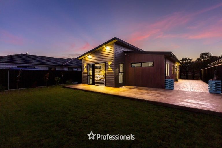 Photo of property in 11 Buddle Road, Wallaceville, Upper Hutt, 5018