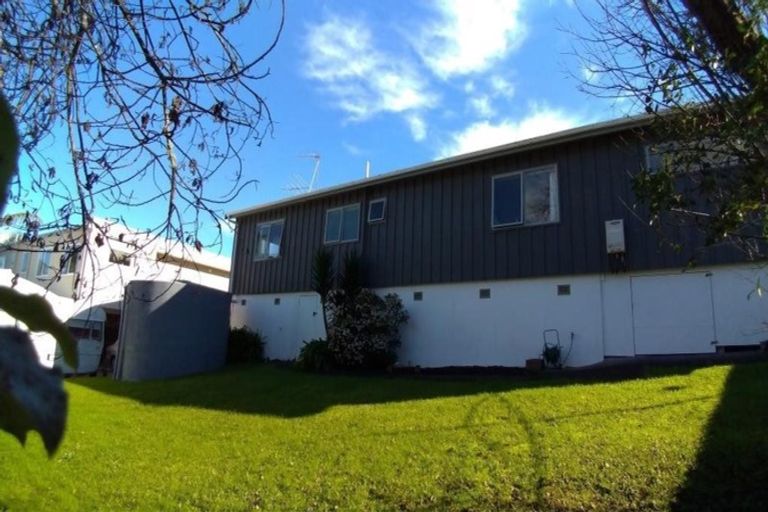 Photo of property in 24 Springtime Crescent, Stanmore Bay, Whangaparaoa, 0932