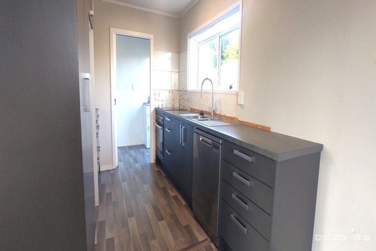 Photo of property in 2/112 View Road, Sunnyvale, Auckland, 0612